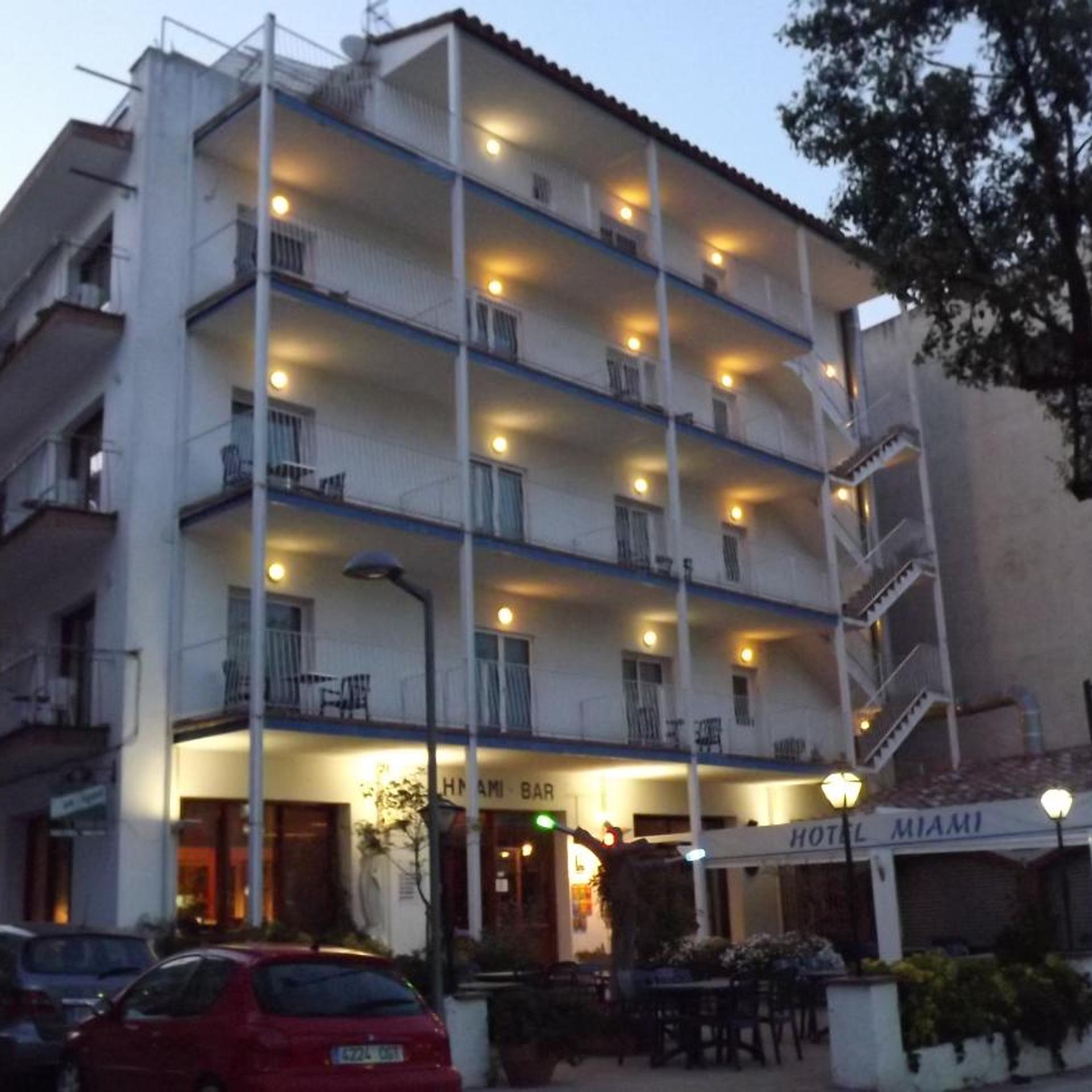 Miami Hotel 2/54