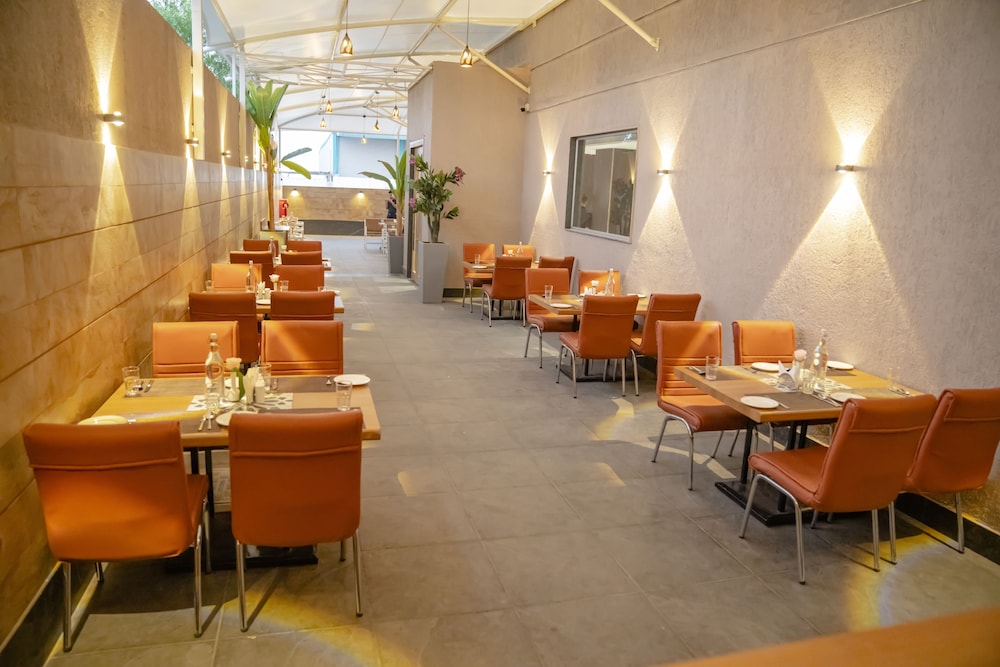 Zip by Spree Hotels Chakan 27/50