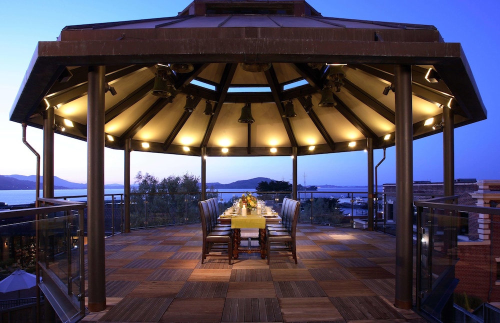 Fairmont Heritage Place Ghirardelli Square 6/50