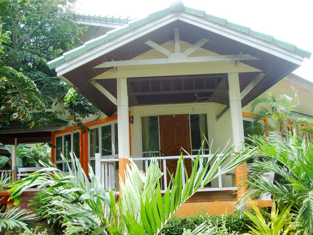 Lanta Palm Beach Resort 2/60