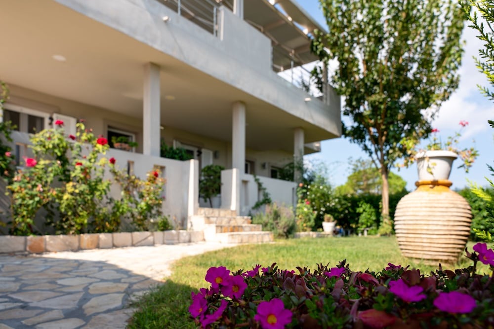 Tesys Studios & Apartments photo3