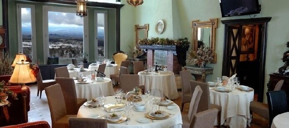 HOTEL VILLA DORATA, ETNA 30/44