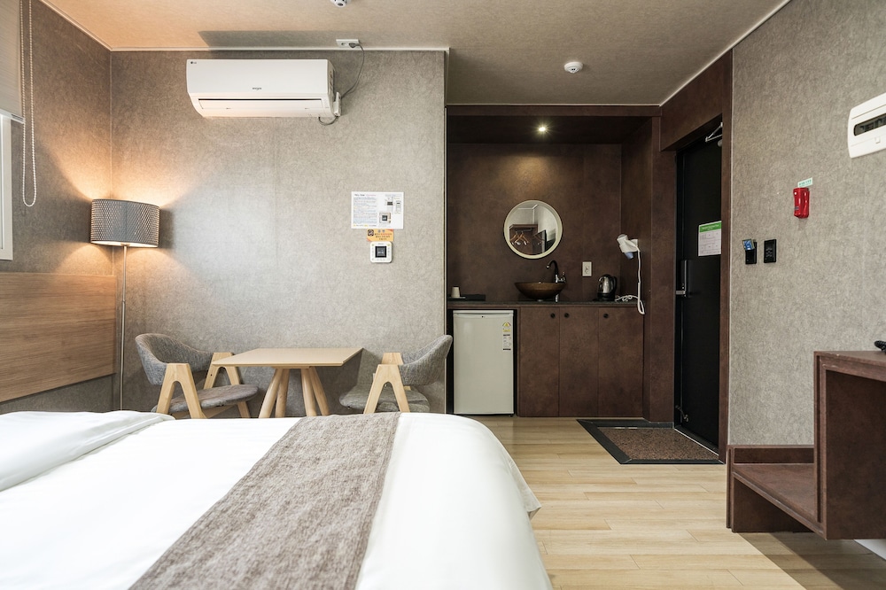 Malu Hotel 16/72