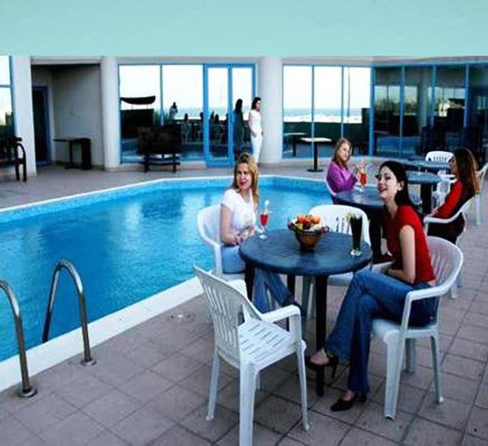 Phoenicia Tower Hotel 36/67