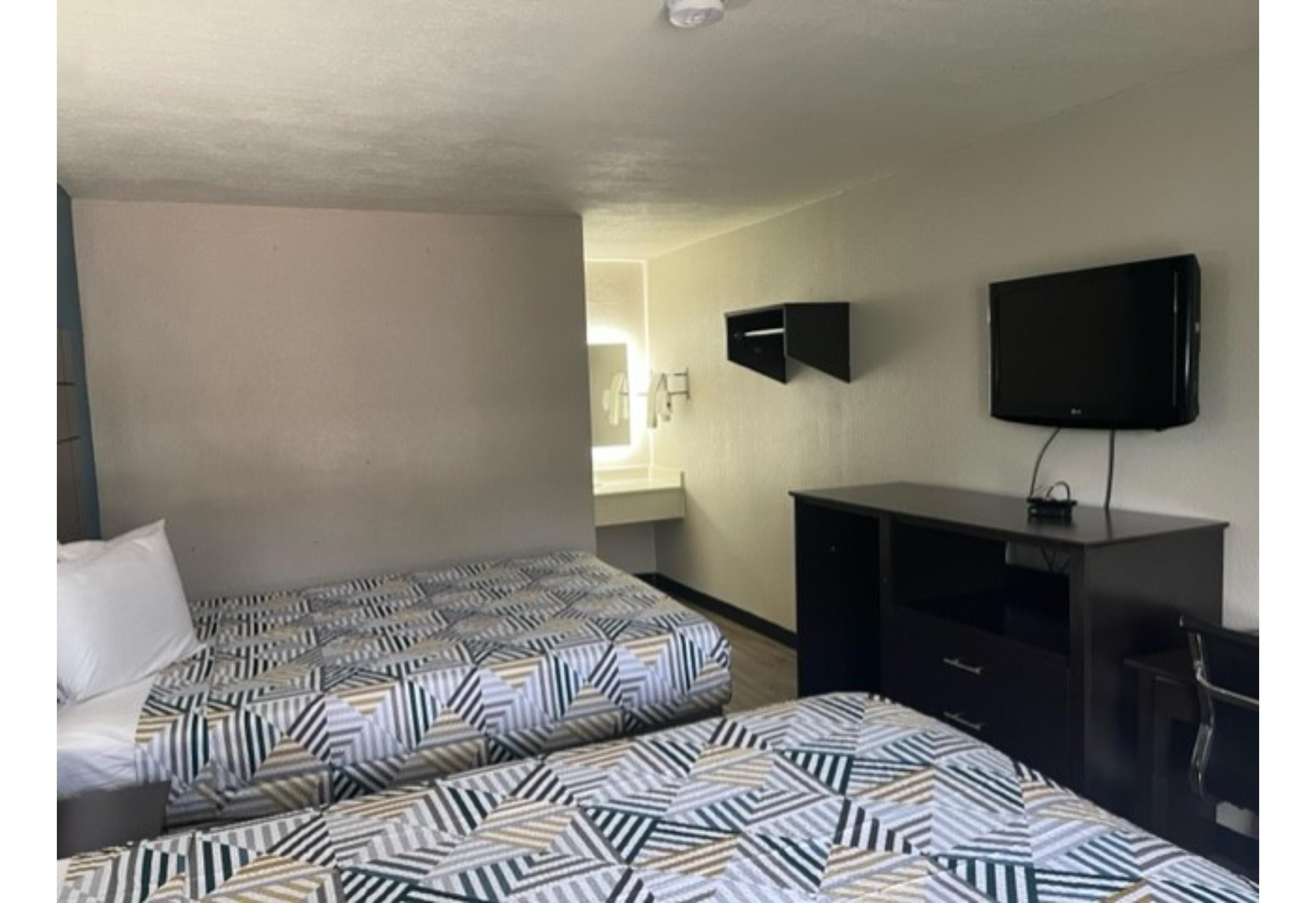 Motel6 Baton Rouge, LA - East - I-12 5/27