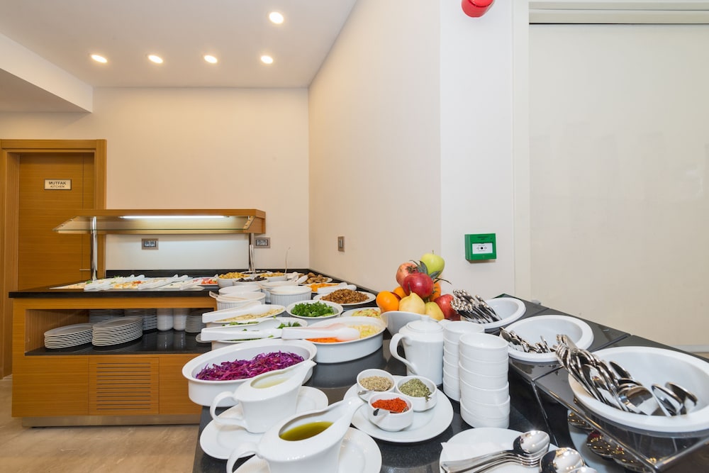 Bisetun Hotel 29/31