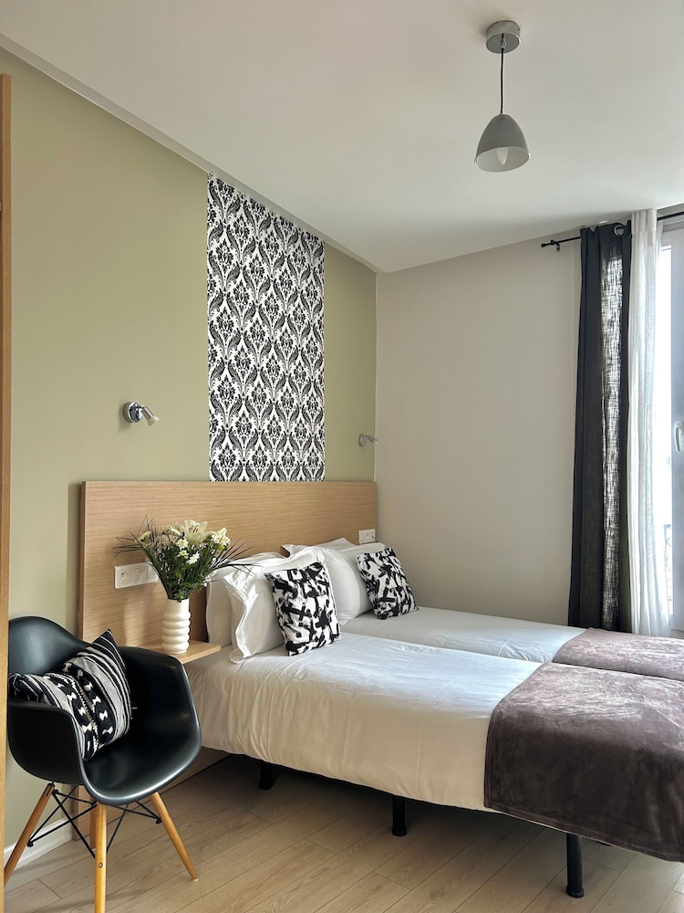STANDARD, TWIN BEDS