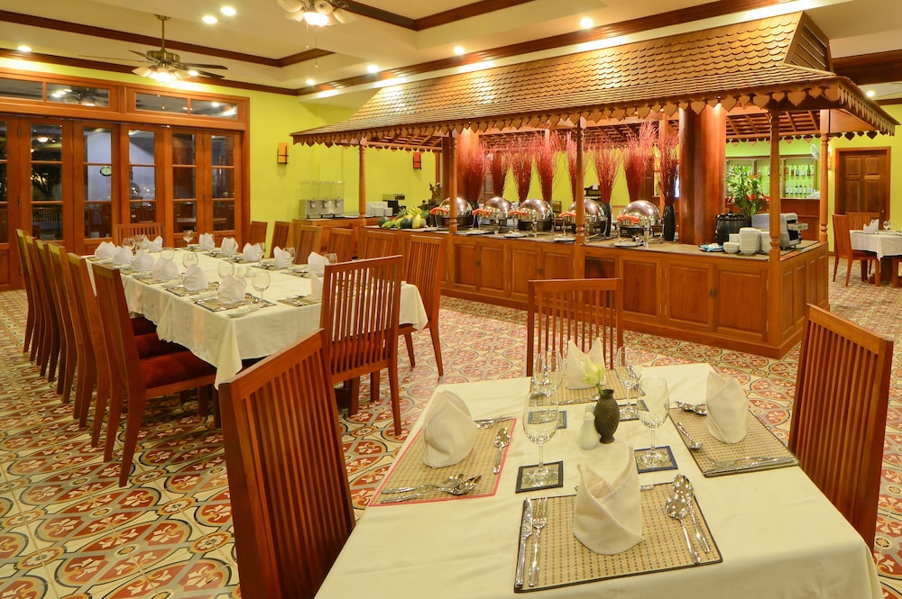 Royal Crown Hotel & Spa 57/70