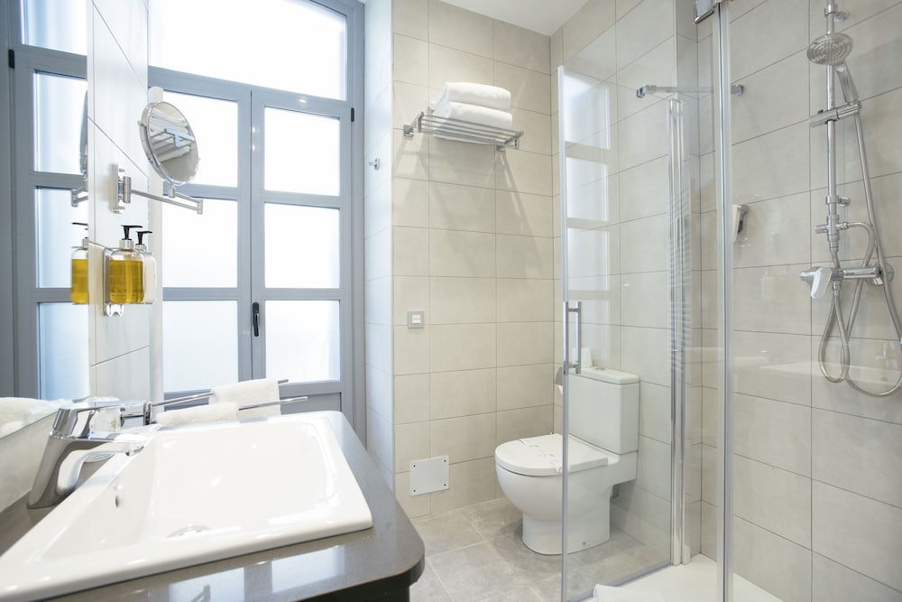 Legazpi Doce Rooms 45/50