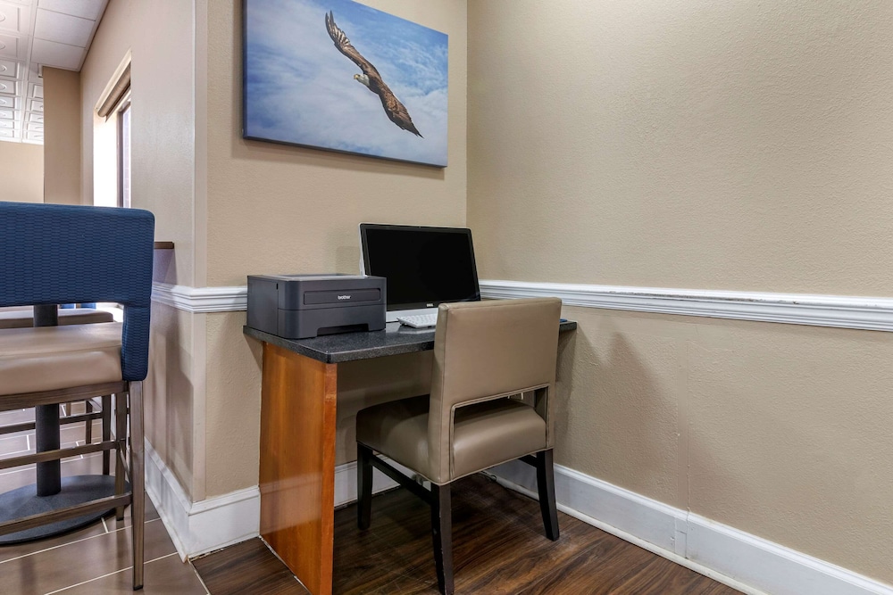 Comfort Inn Suites Statesboro 28/34
