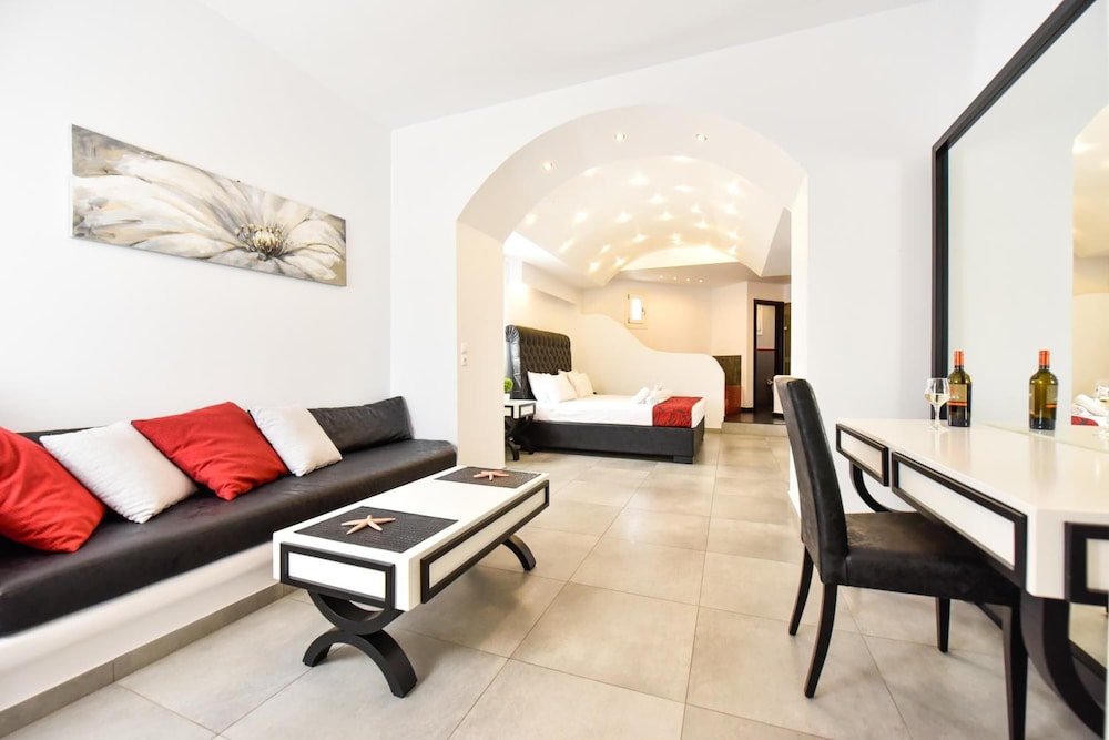 Queen Boutique Suites 14/38