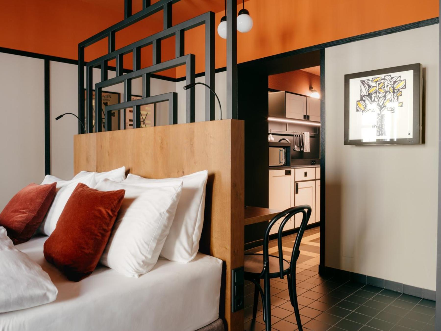 JUNIOR SUITE