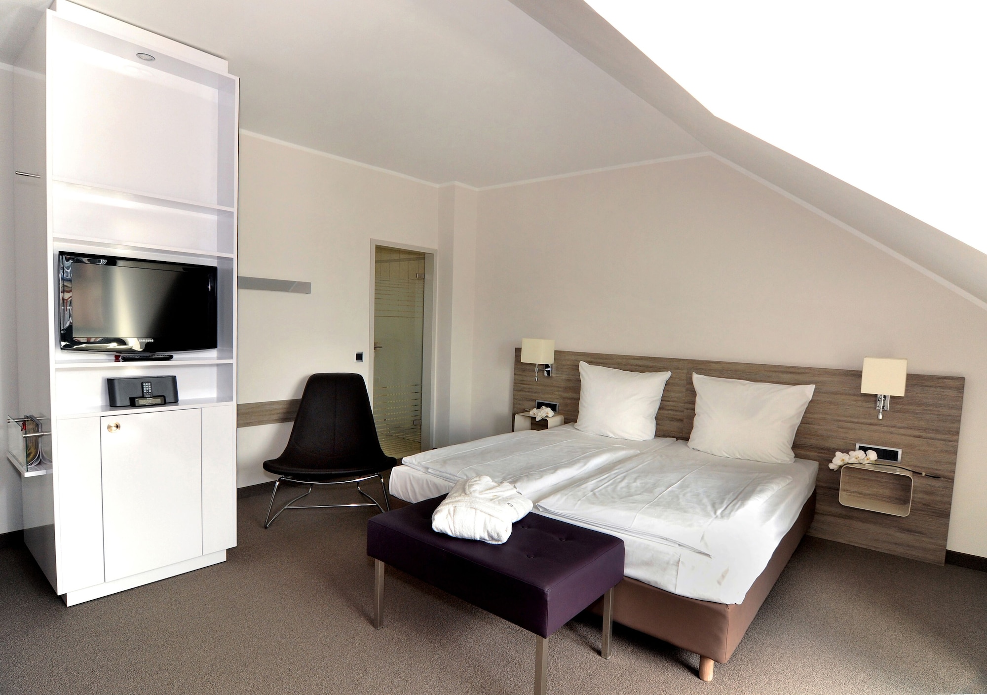 غرفة كلاسيكية بسرير مزدوج بغرفة نوم واحدة، Hotel Schweizer Hof Kassel 2/5