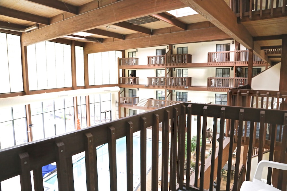 Hotel 1620 Plymouth Harbor 52/65