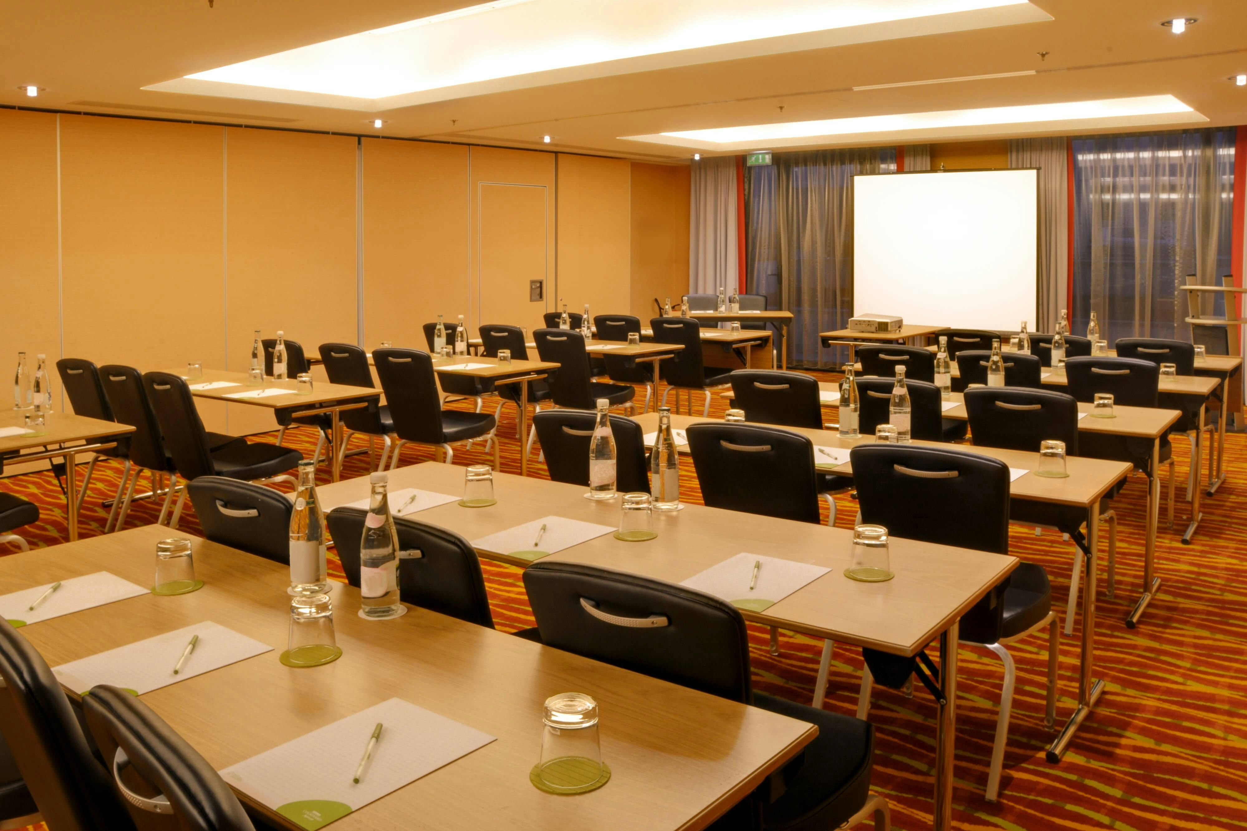 Courtyard By Marriott Paris Saint Denis 24/35