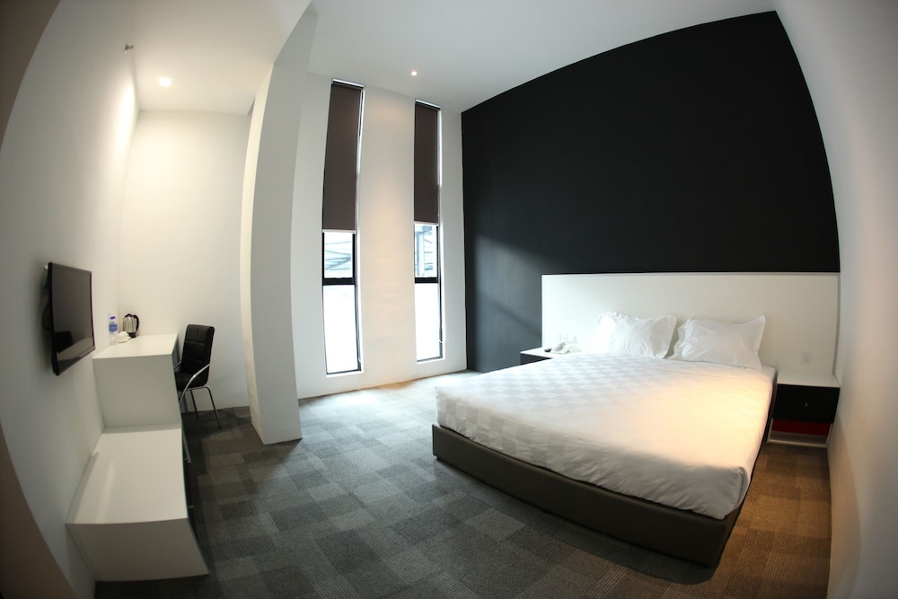 Beverly Hotel 20/52