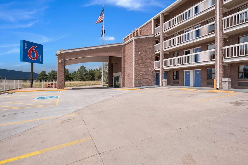 Motel6 Colorado Springs, CO - Air Force Academy 22/30