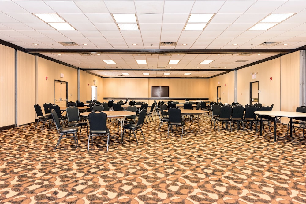Ramada By Wyndham Birmingham Airport 28/31