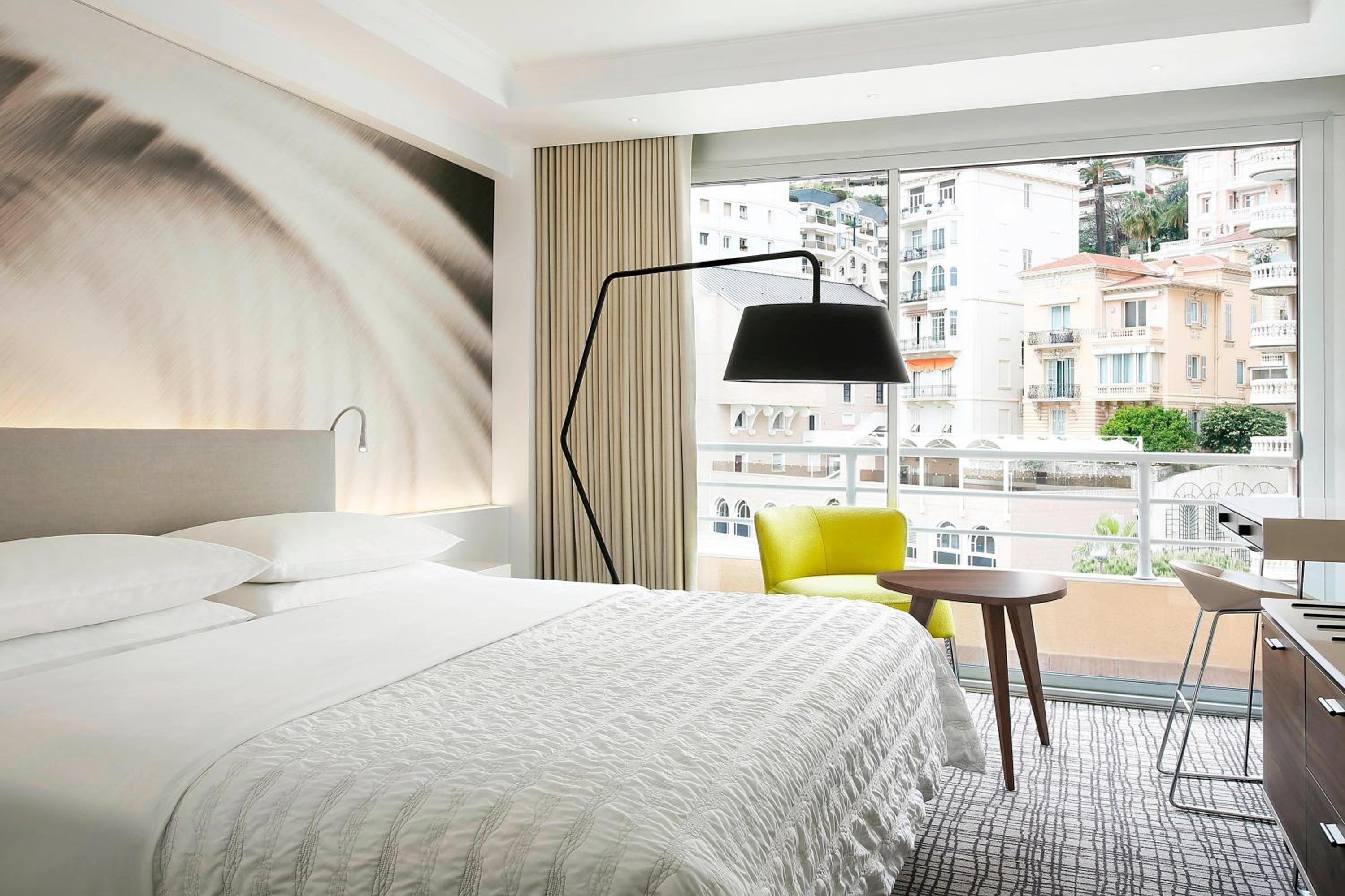 Superior, King Bed, City View, High Floor