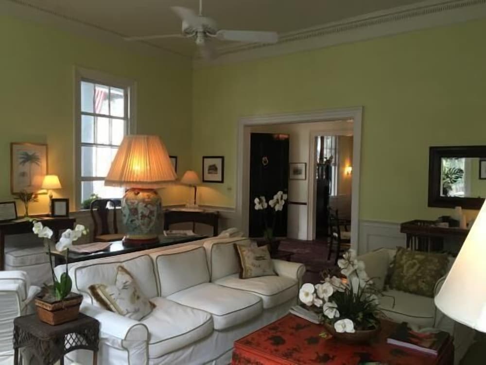 Rhett House Inn 35/50