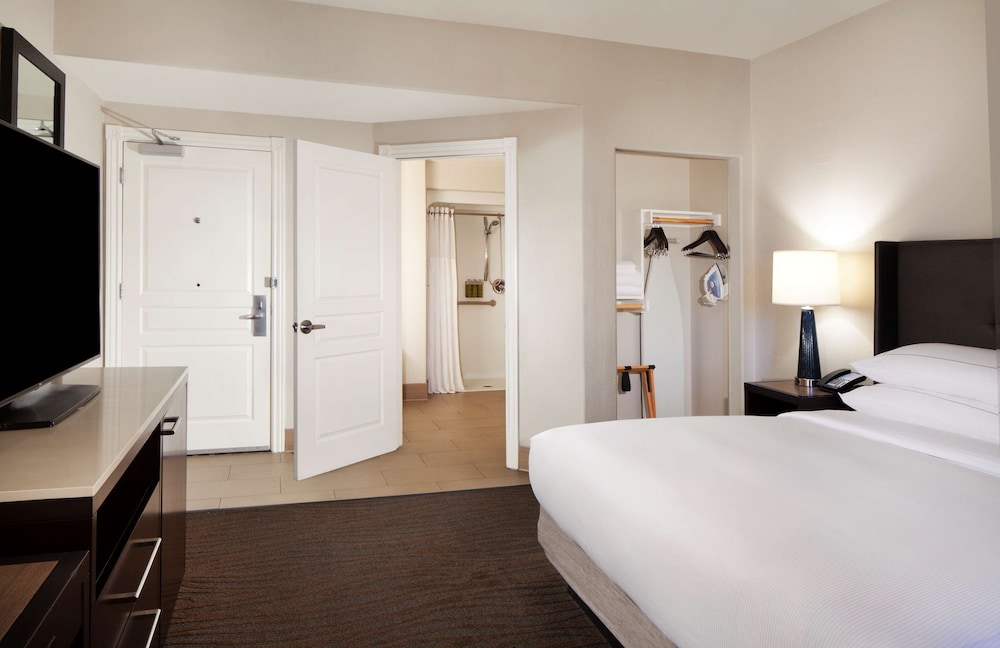 Hilton Santa Cruz/Scotts Valley 12/75