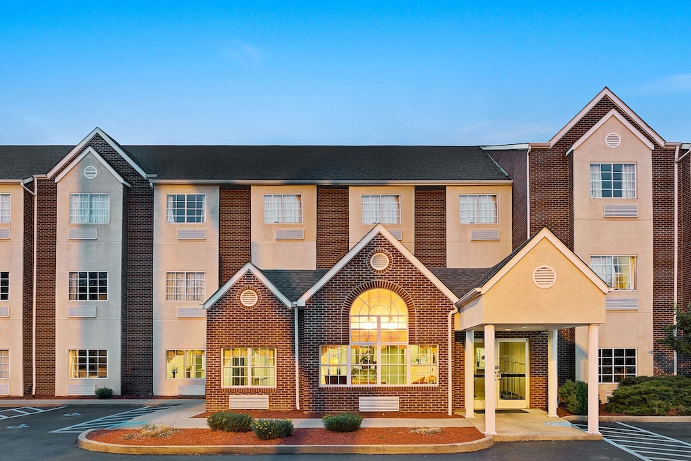 MICROTEL INN SUITES BY WYNDHAM FLORENCE CINCINNATI AIRPORT