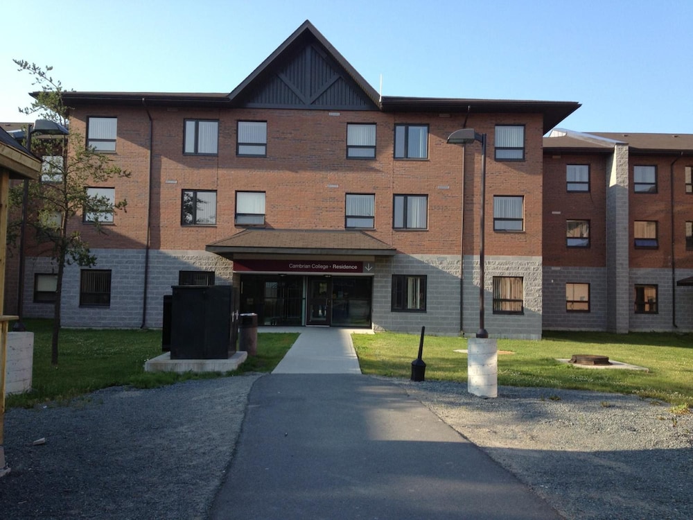Residence And Conference Centre Sudbury North 24/30