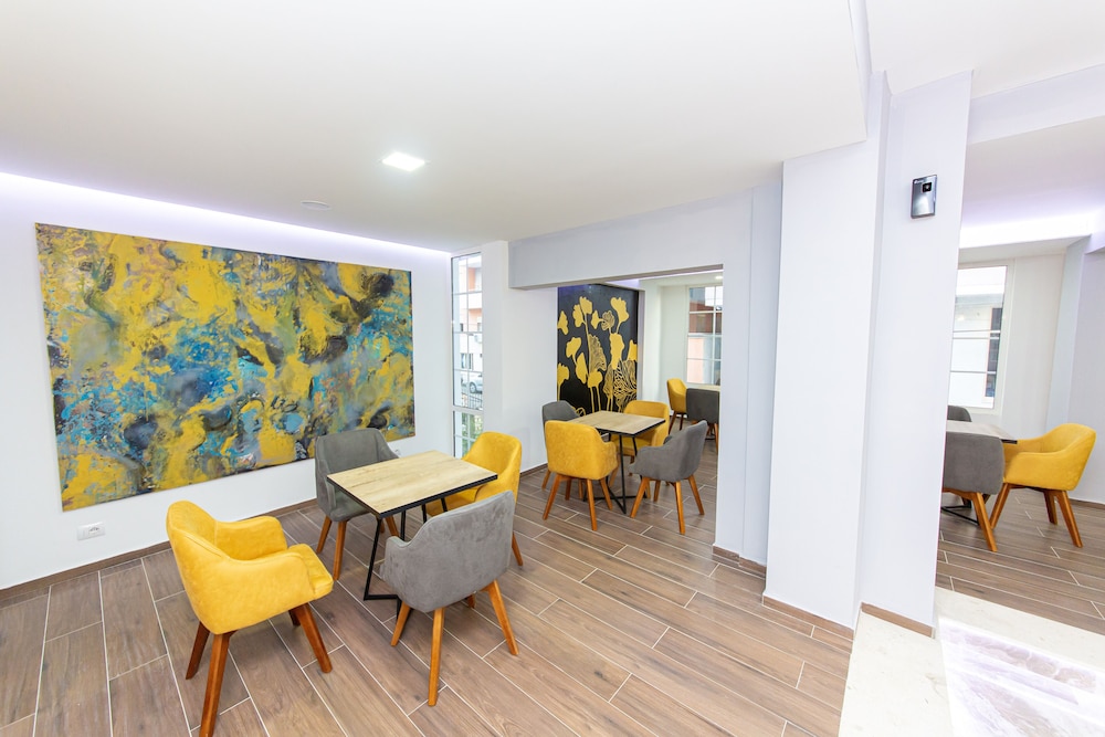 Esal Hotel 27/39