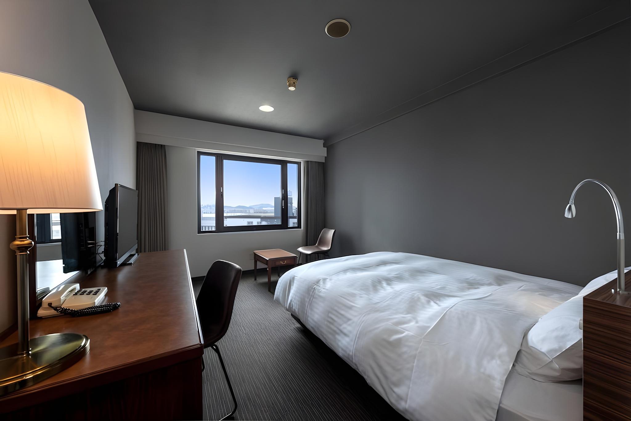 ROOM, DOUBLE BED