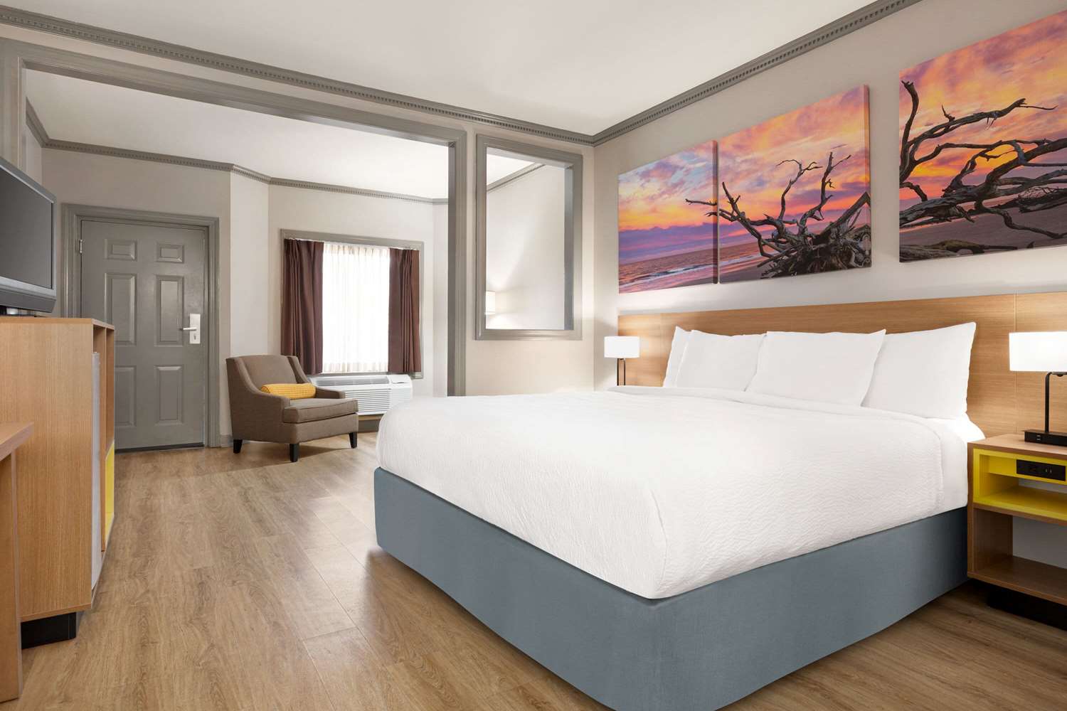 Days Inn by Wyndham Kingsland GA 7/30