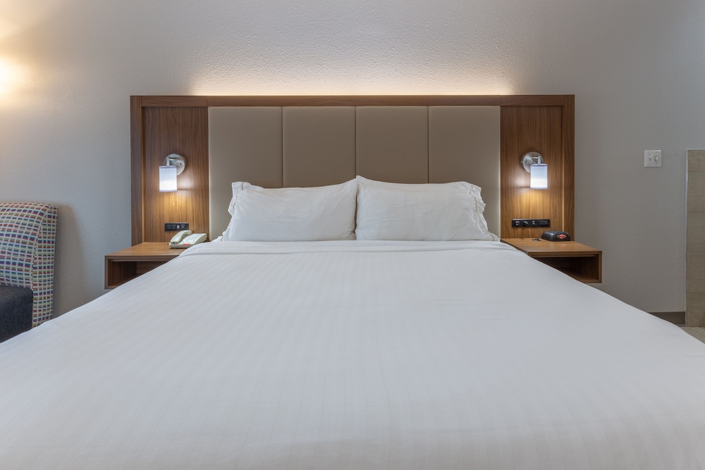 Holiday Inn Express Indianapolis Southeast 13/69