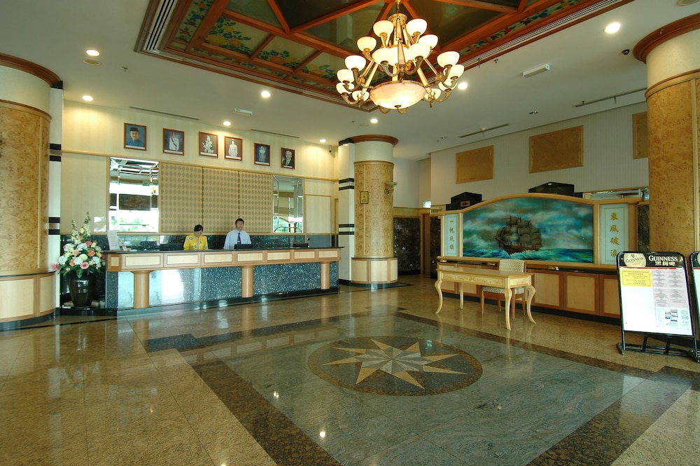 The Paramount Hotel 7/58