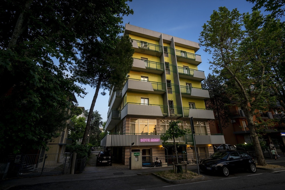 ホテル マミー 写真1