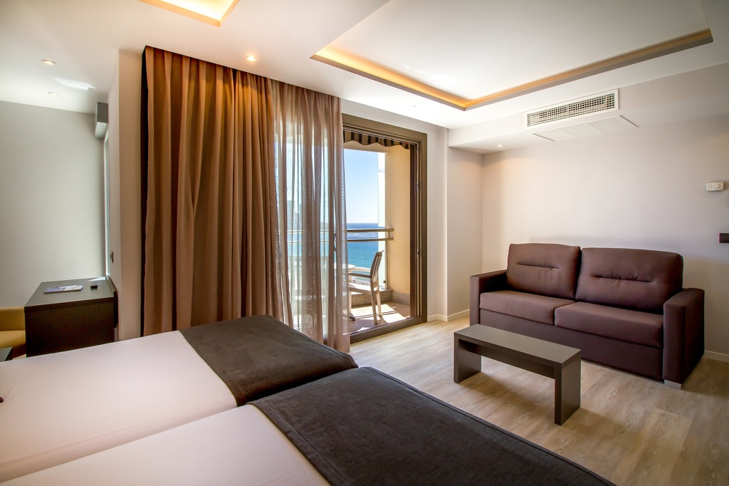 Cimbel Hotel 32/50