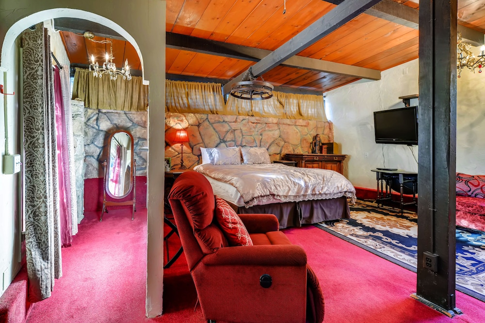 Cliff House Lodge Bed and Breakfast 56/72