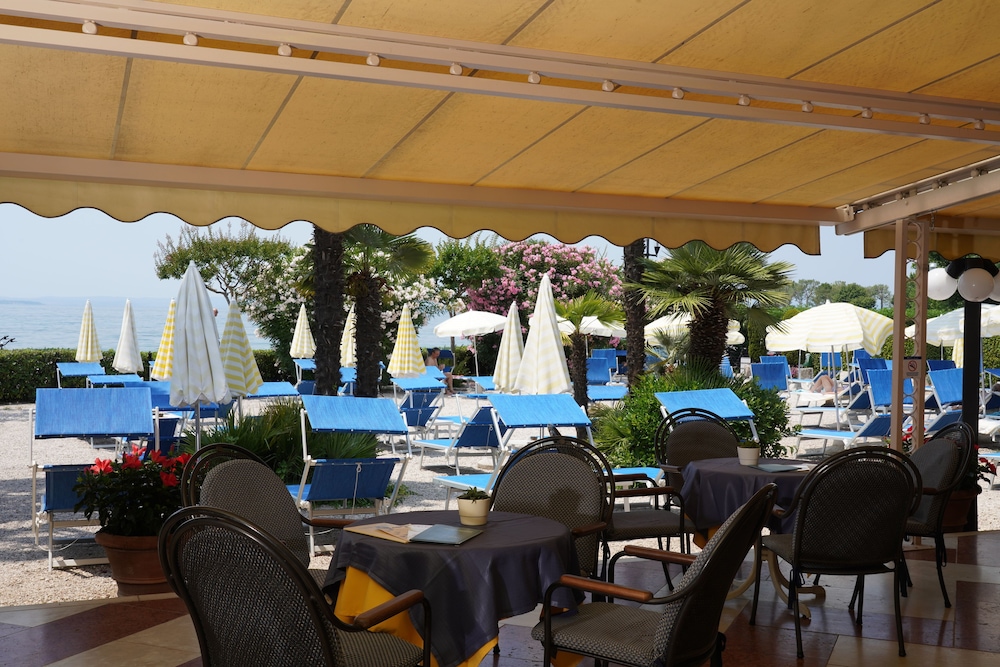 Hotel Du Lac et Bellevue 54/63