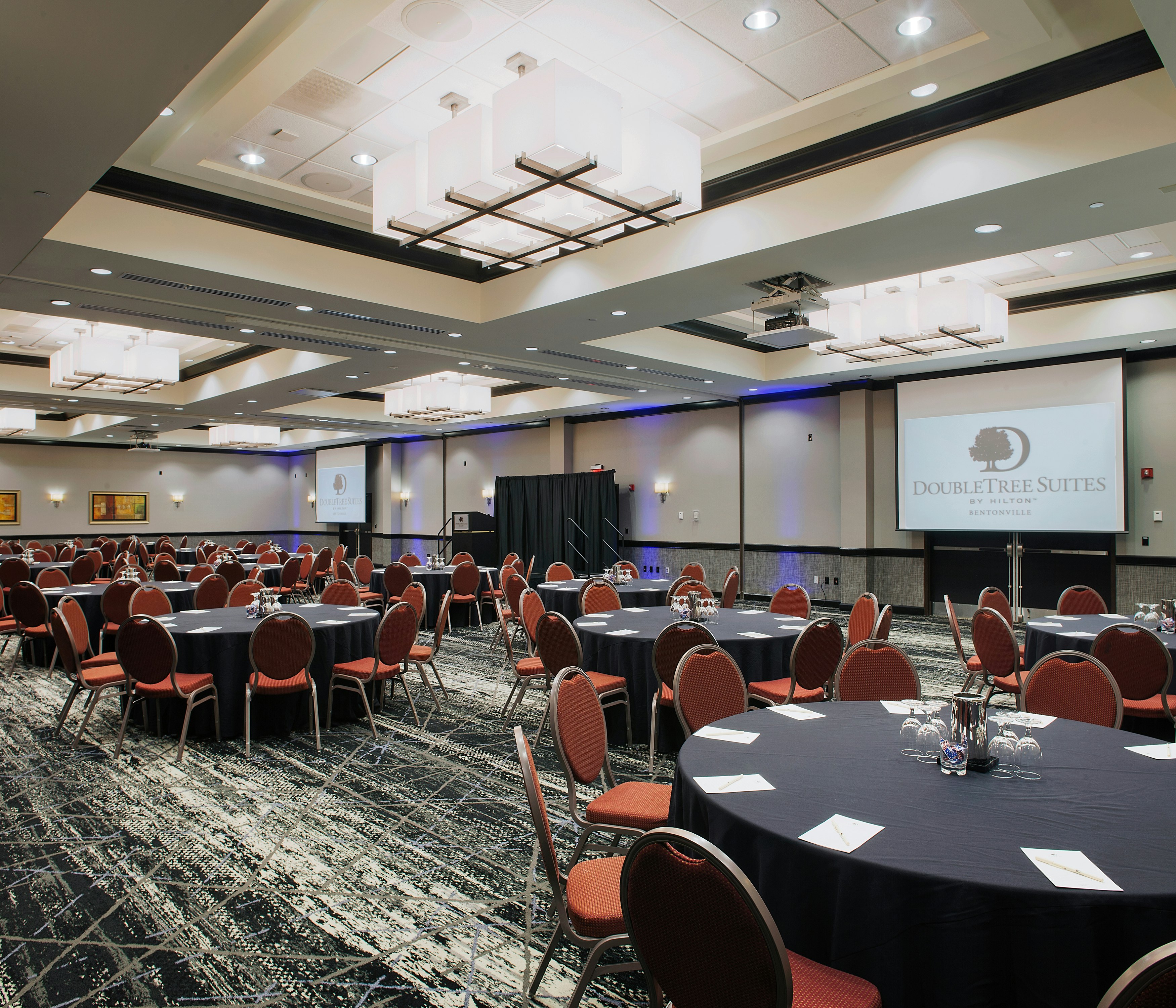Doubletree Suites By Hilton Bentonville 47/61