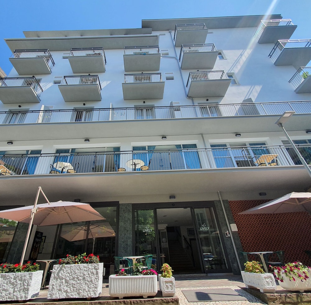 Hotel Lively 1/40