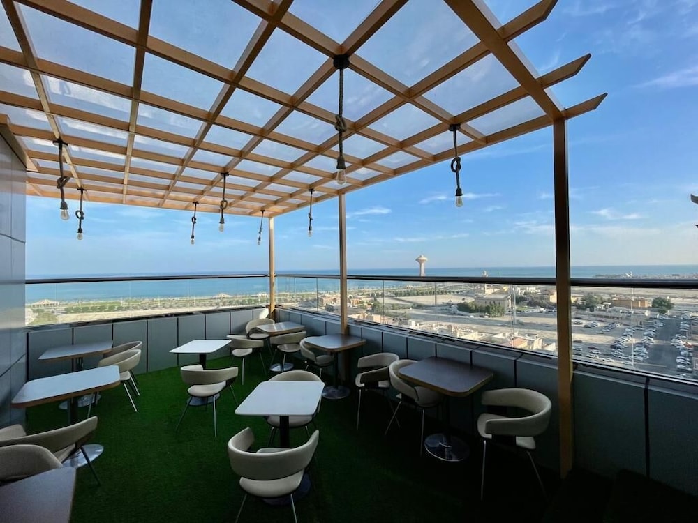 فندق كورب كورنيش الخبر(Corp Al Khobar Corniche Hotel) 46/57
