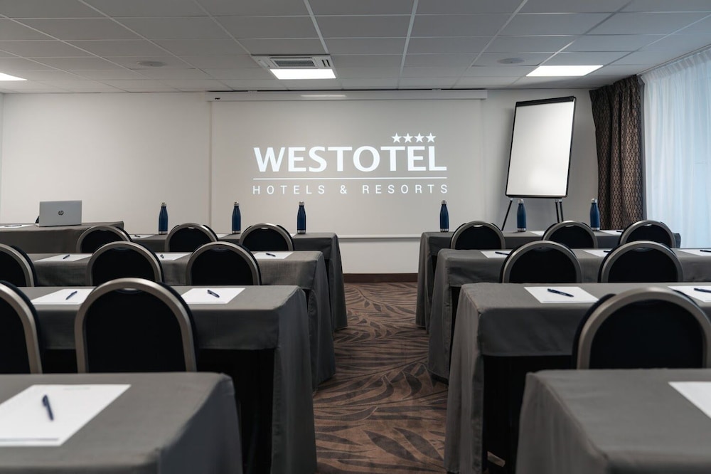 Westotel Taverny - Paris Val D'Oise 46/50
