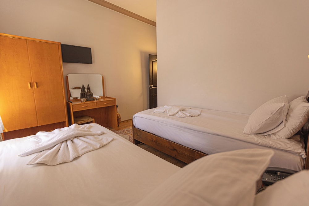 AKUZUN HOTEL 15/65