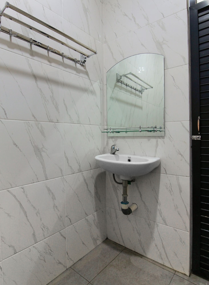 Capital O 3476 Millenium Inn 39/41
