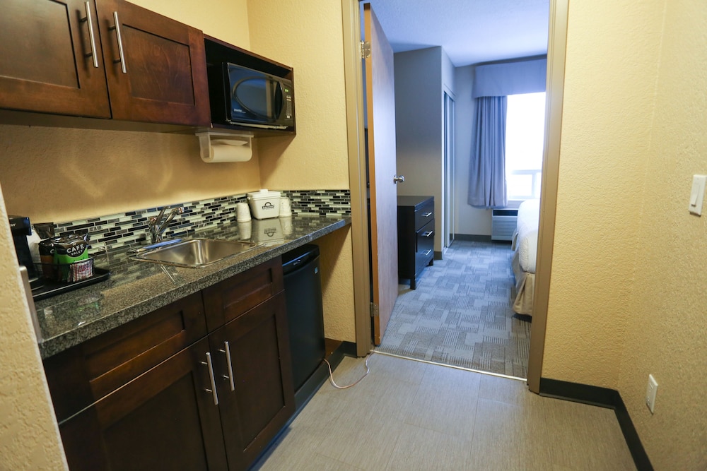 Days Inn Calgary Airport 5/43