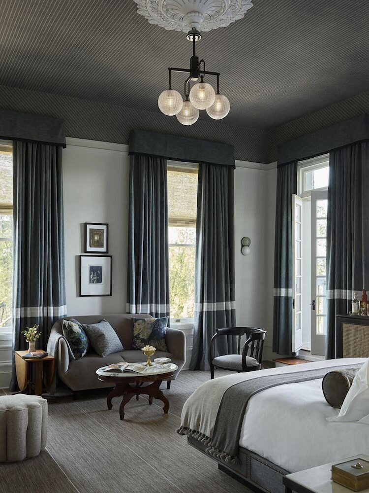 Salon, King Bed, Balcony