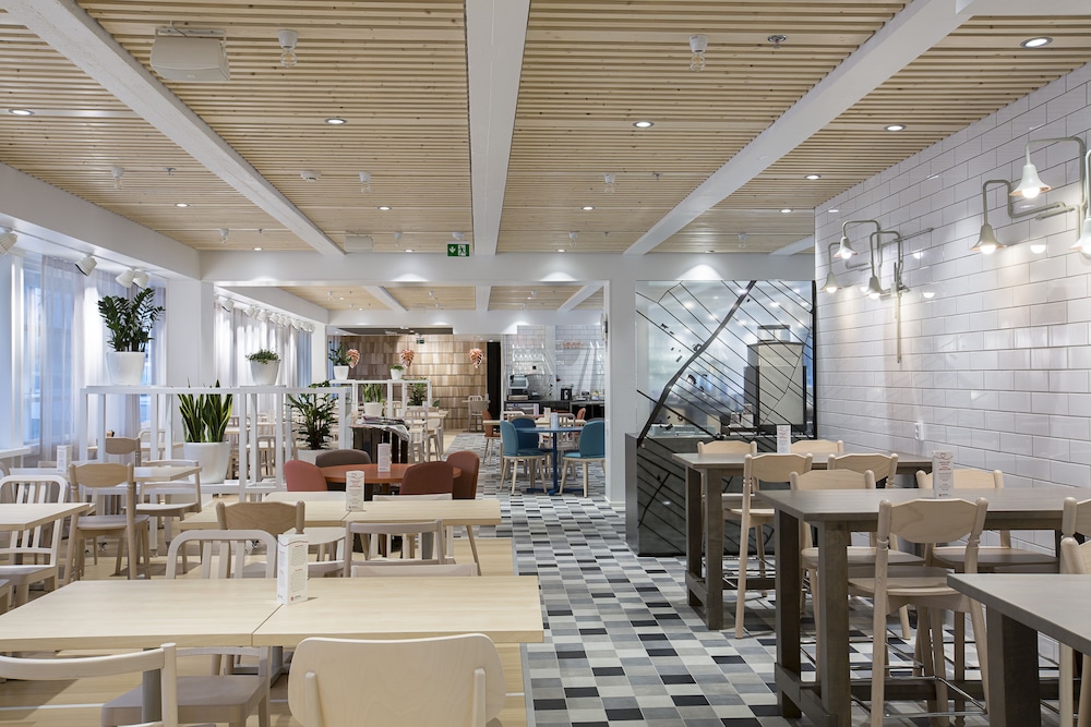 restaurant cafeteria