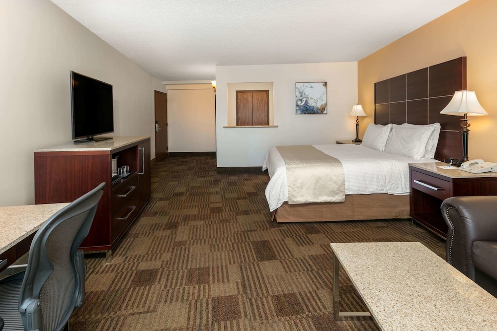 Wyndham Riverfront Little Rock 10/60