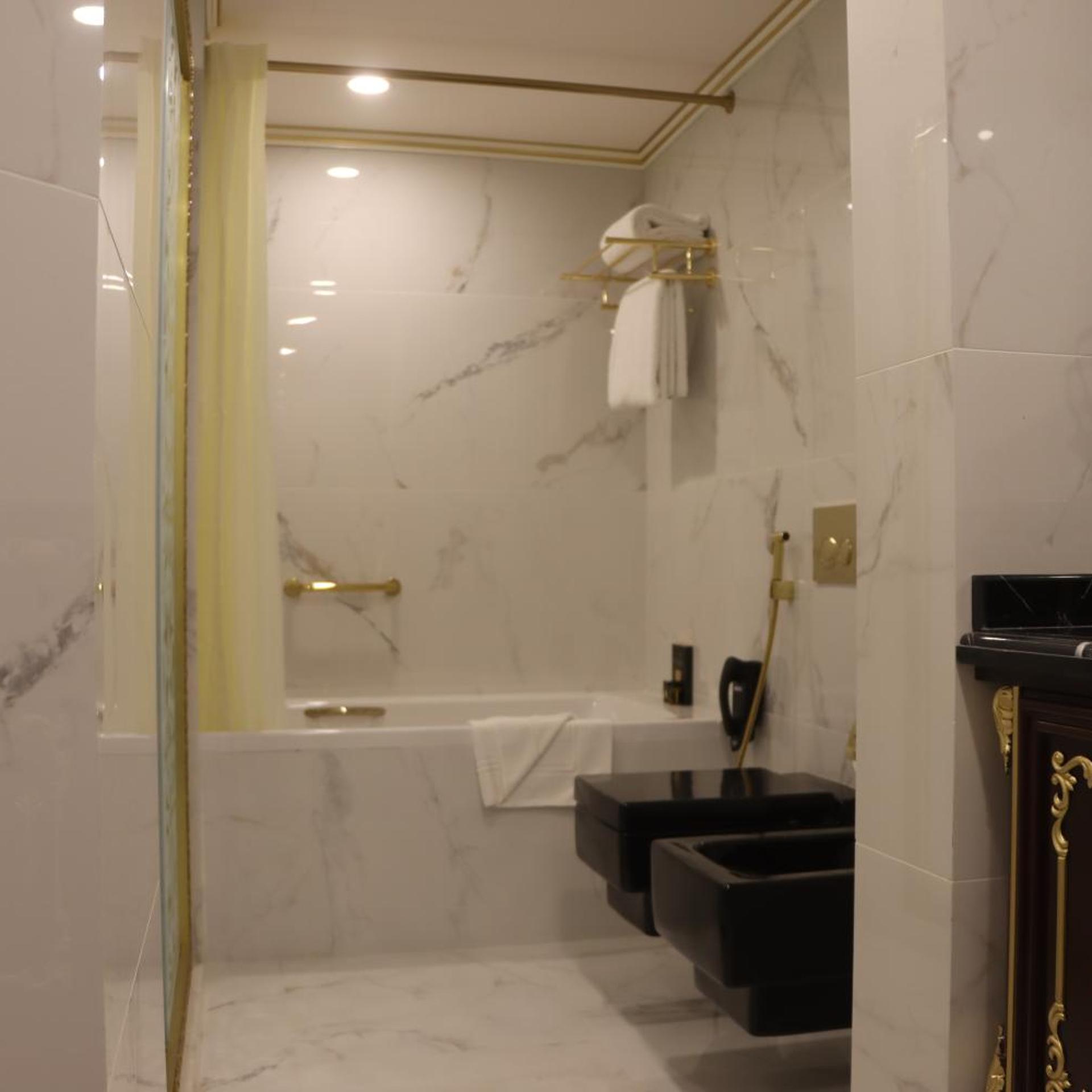 Cristal Erbil Hotel 66/67