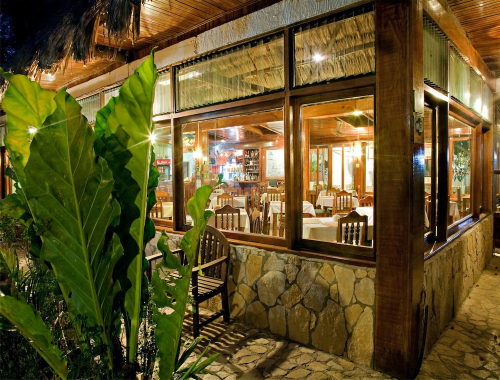 Hotel Jaguar Inn Tikal 11/70