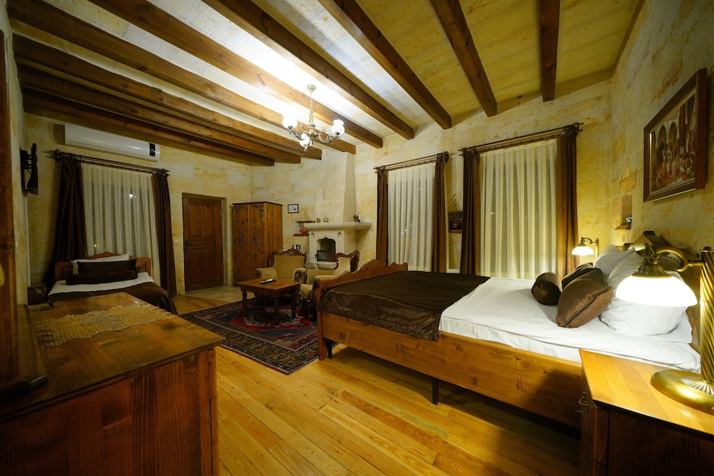 Harman Cave Hotel 25/78