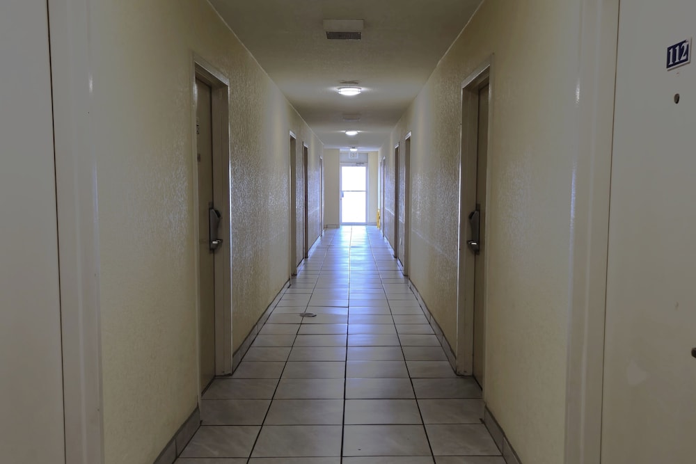 River Valley Inn and Suites 24/42